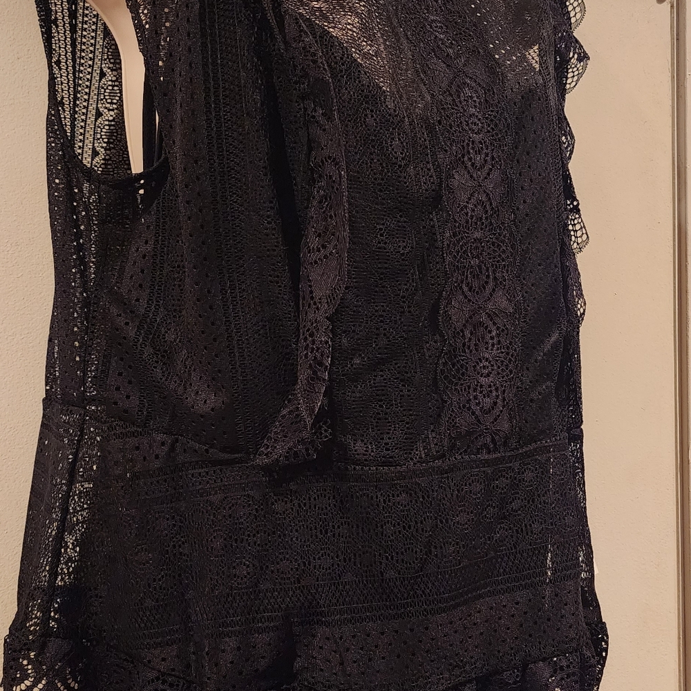 BLACK LACE TOP - Picture 3 of 6